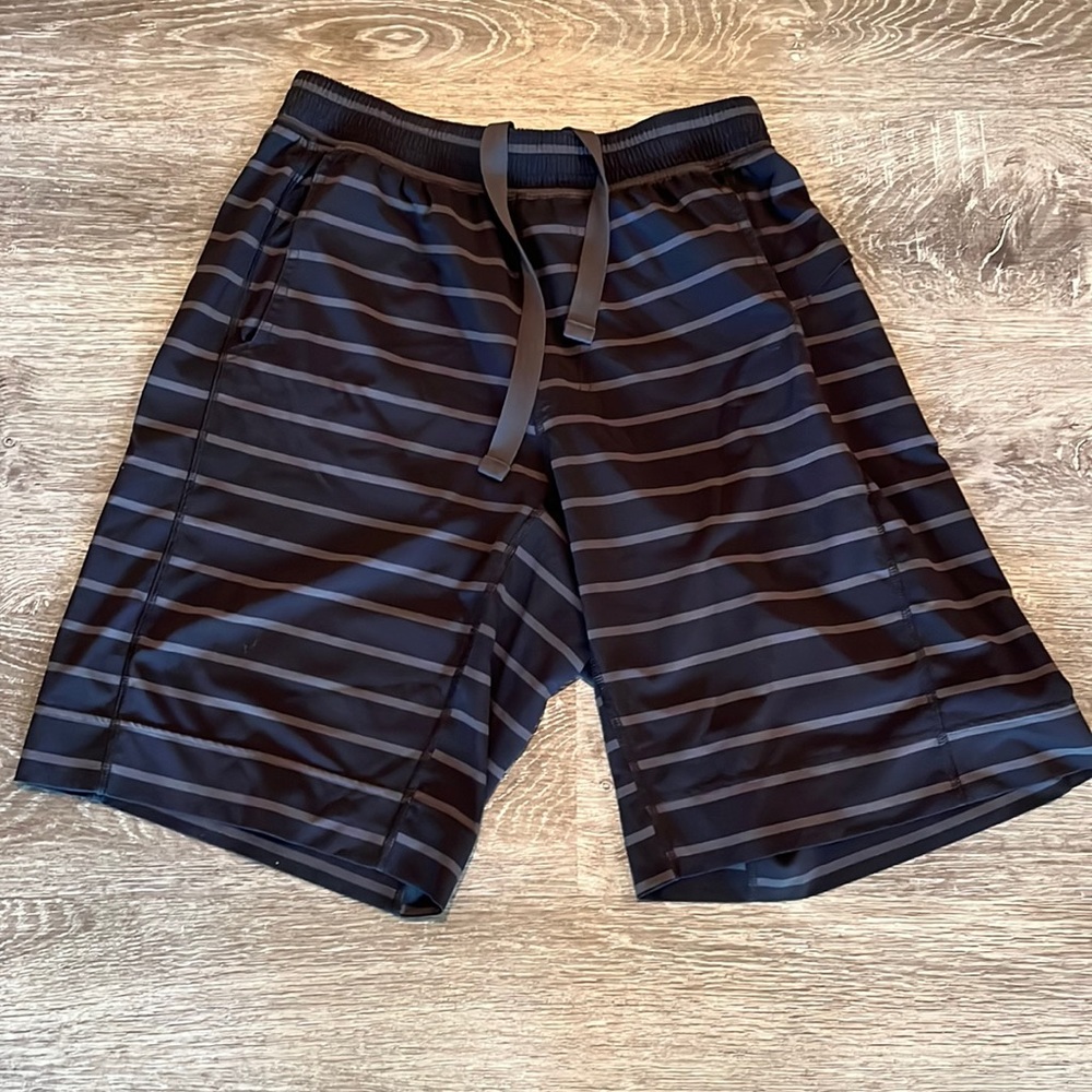 Men’s Lululemon Drawstring Fitness Shorts